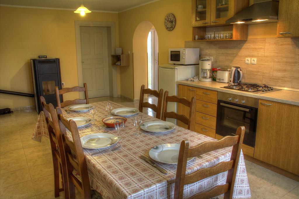 Apartman Anka Ratkovica Exterior foto